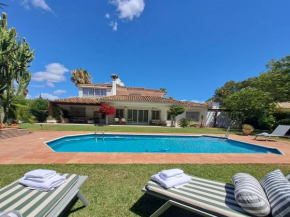 Noctua Villa Estepona pool and beach 013